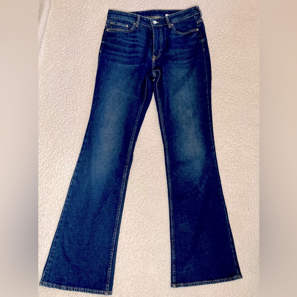 H&M Classic Bootcut Blue Jeans Size 6 - Like New